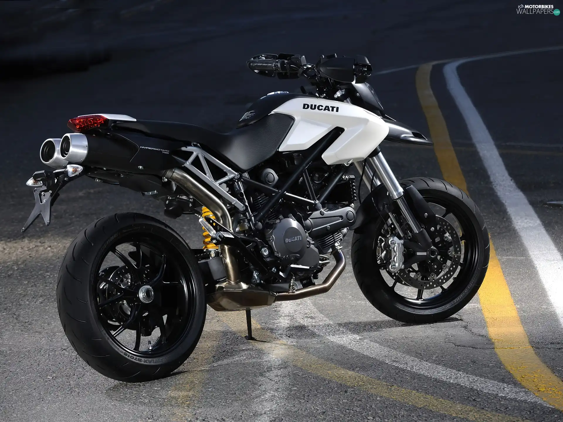@, Ducati Hypermotard 1100, Black