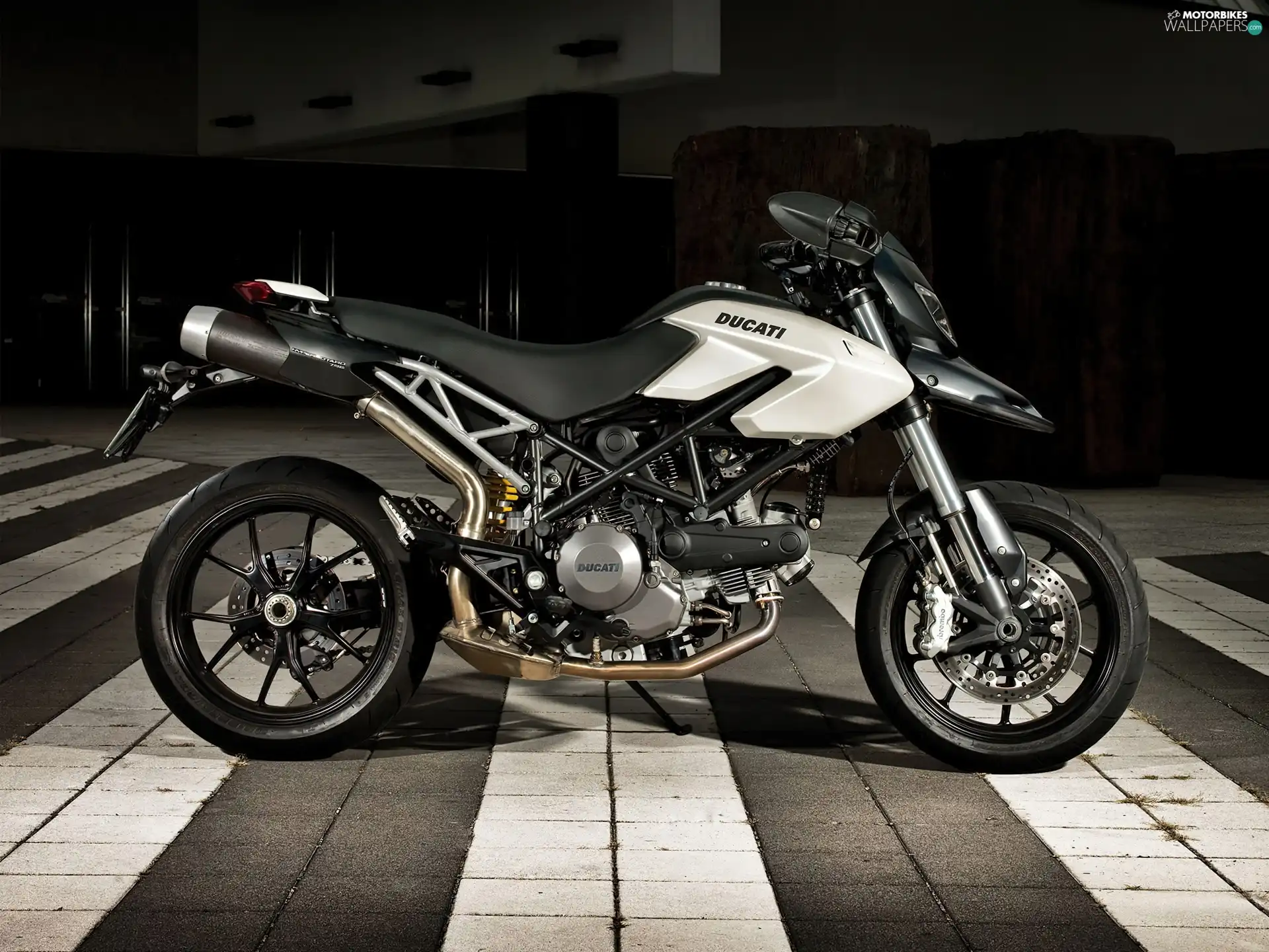 Special Titanium Black Roadsitalia Ducati Hypermotard 1100