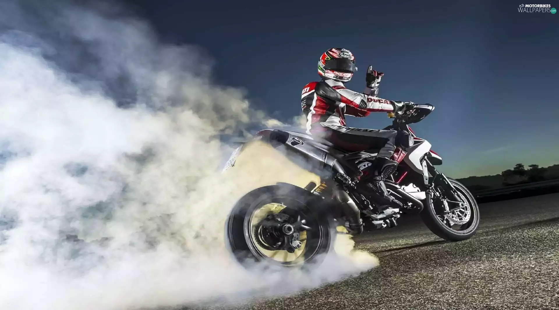 motor-bike, rubber burning