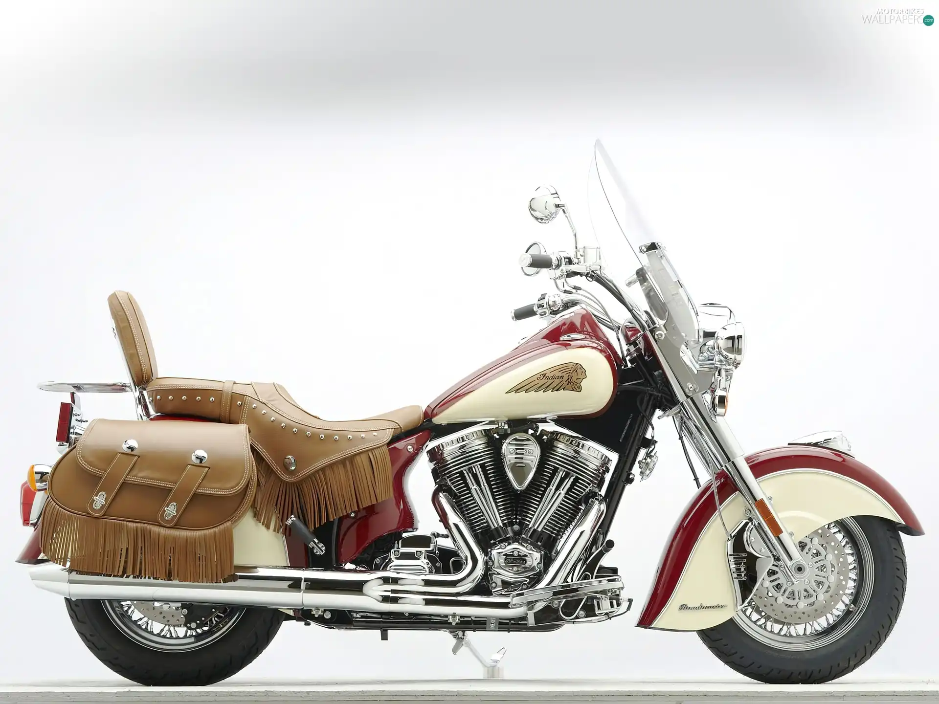 Indian Chief Roadmaster, panniers, Fringe, Glass