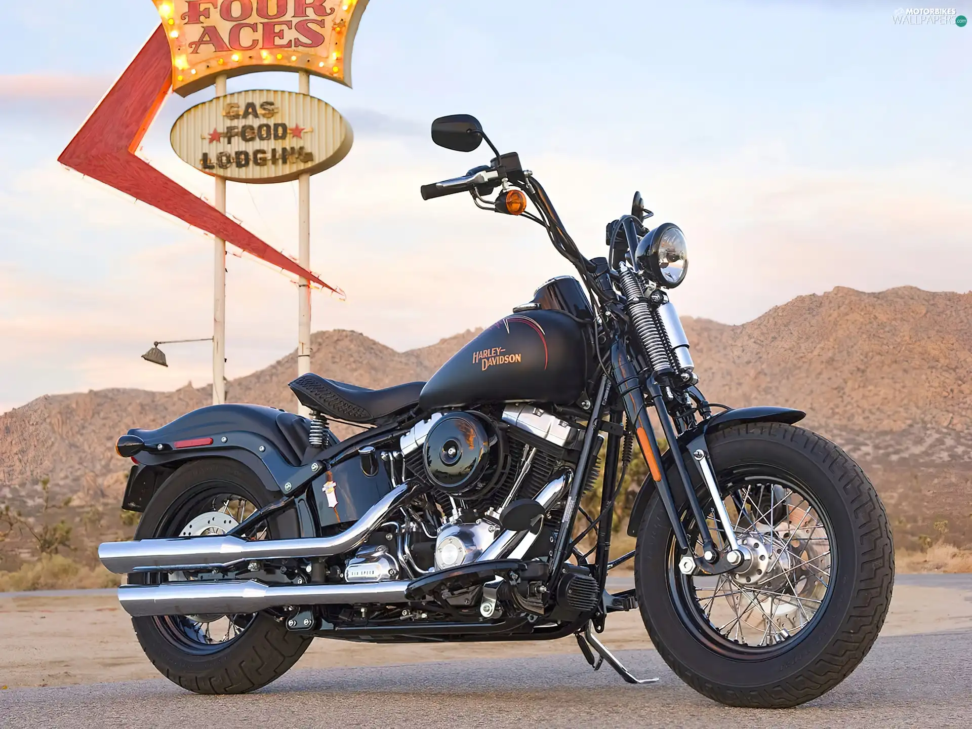 Harley Davidson Softail Cross Bo