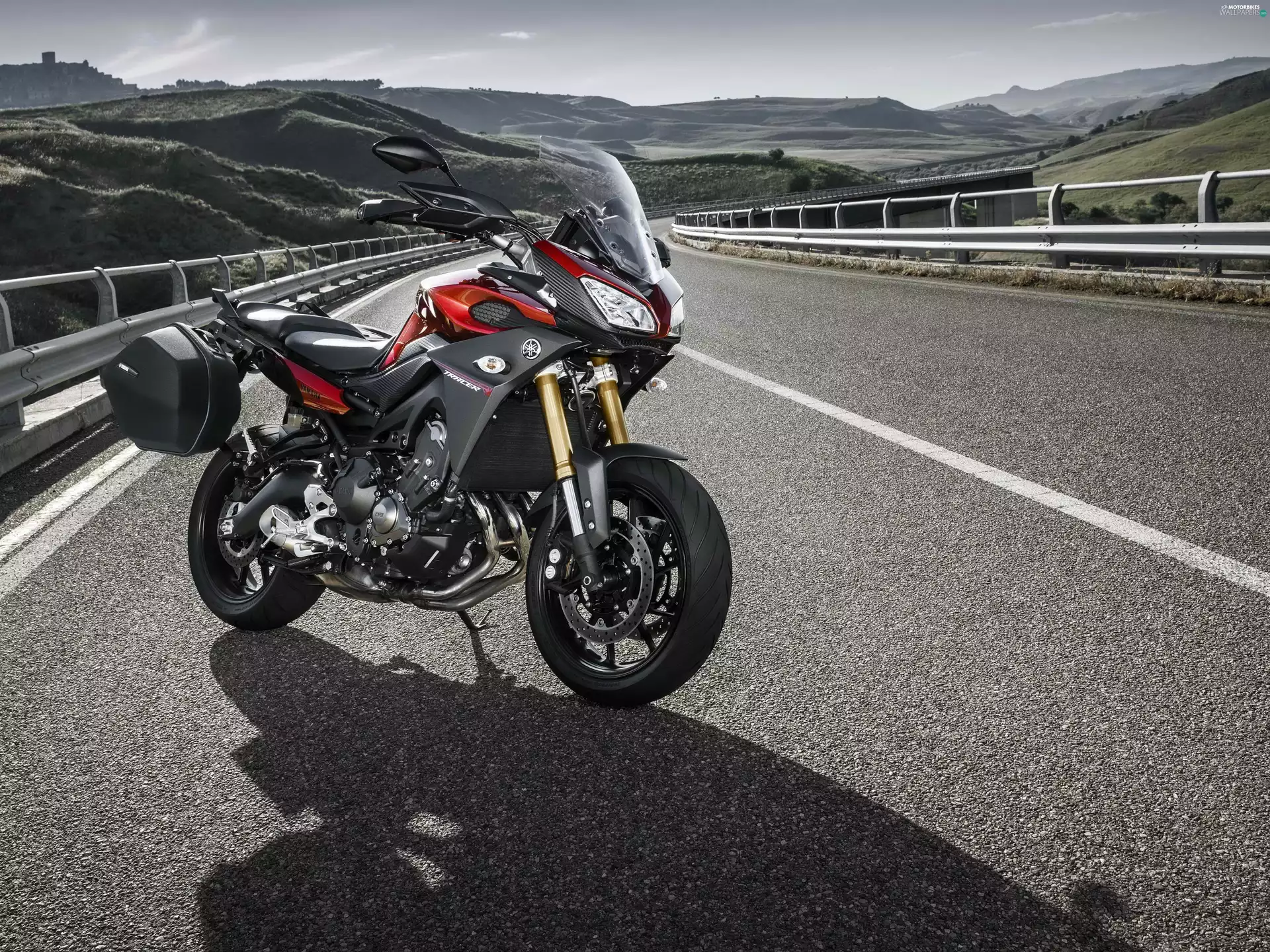 Yamaha MT-09, motor-bike