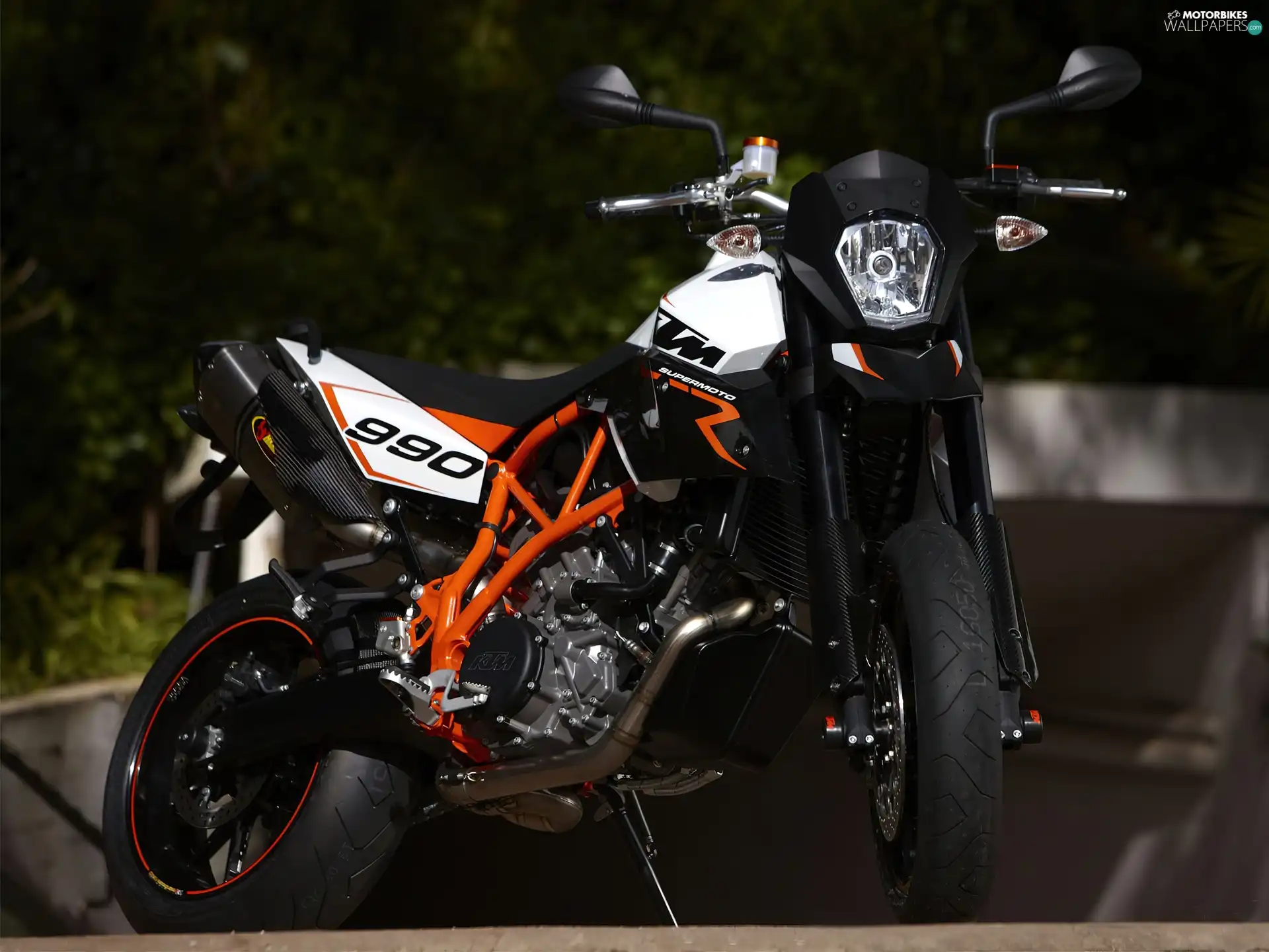 KTM 990 Supermoto, spotlight - Motorbikes wallpapers: 1920x1440