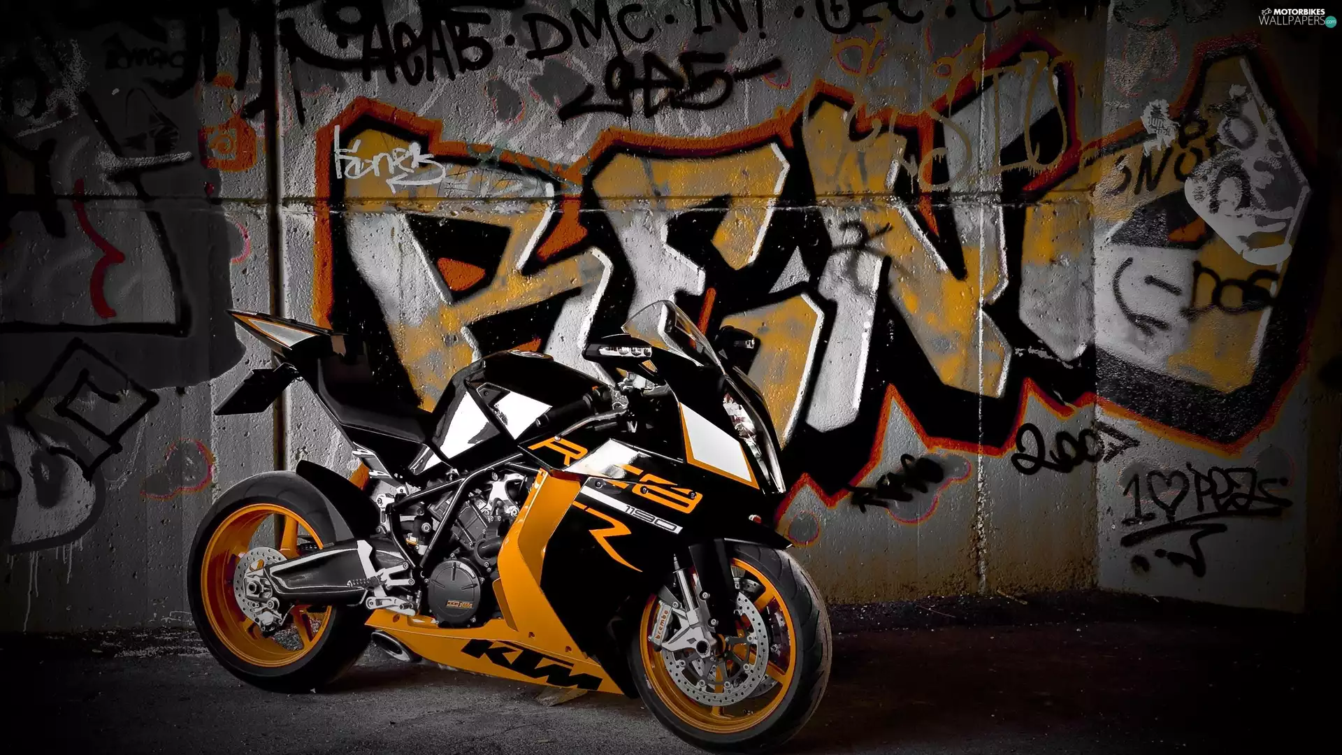 Graffiti, motor-bike, wall