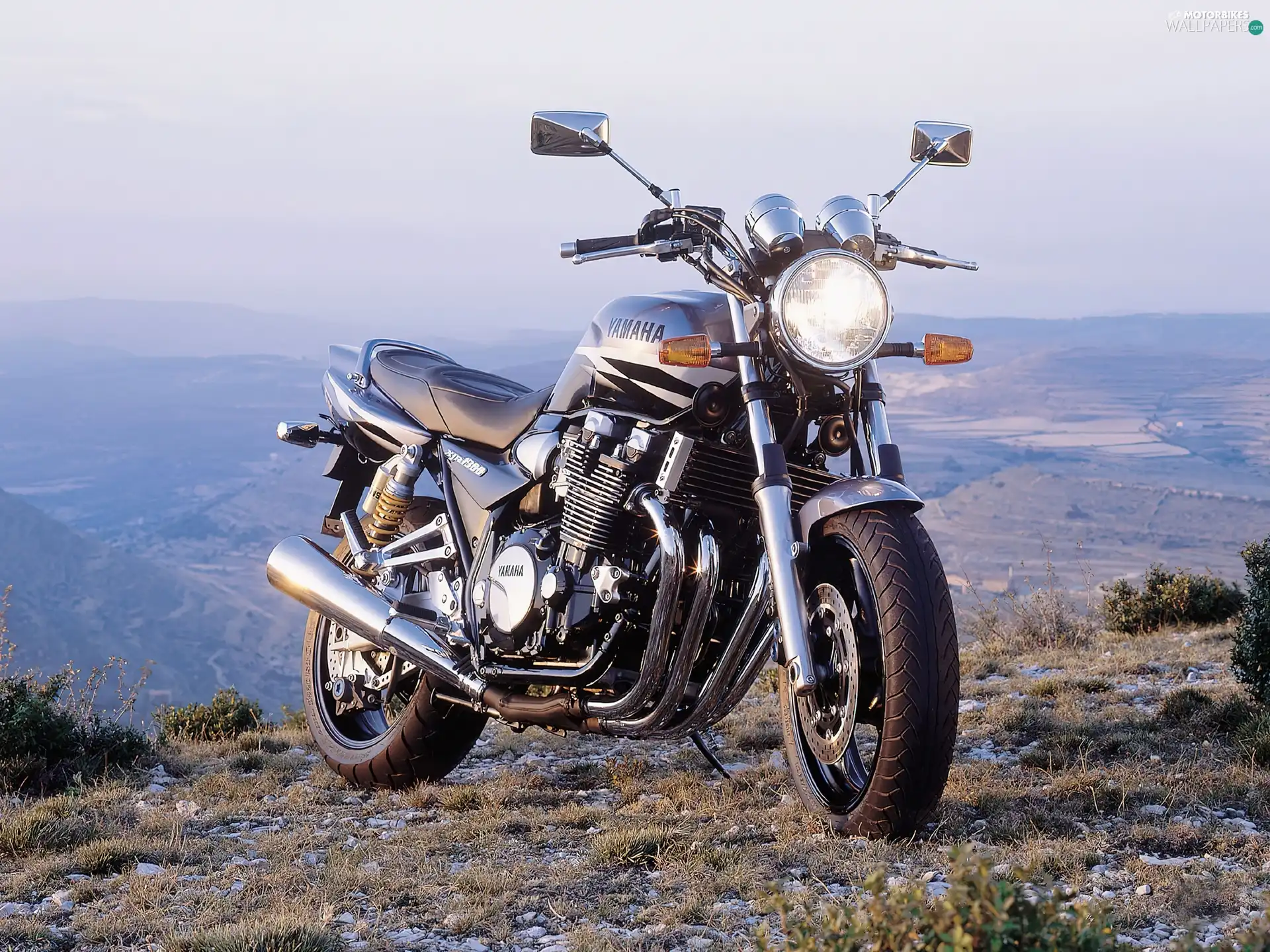 Yamaha Xjr1300 Naked Motorbikes Wallpapers 1600x1200