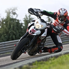 Ducati Hypermotard 1100 Evo