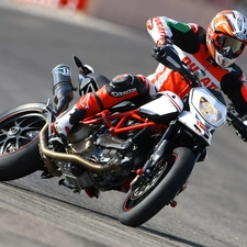 race, Ducati Hypermotard 1100 Evo, track