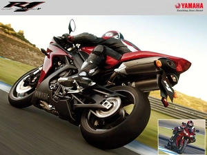 Yamaha YZF R1, track