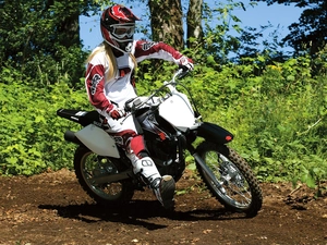 Suzuki DRZ 125, Women